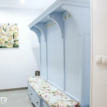 Elegant And Large Apartament Ctr Apartment